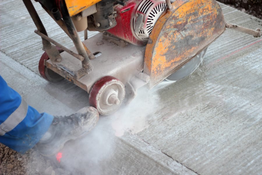 concrete cutting with power saw in South Bend IN
